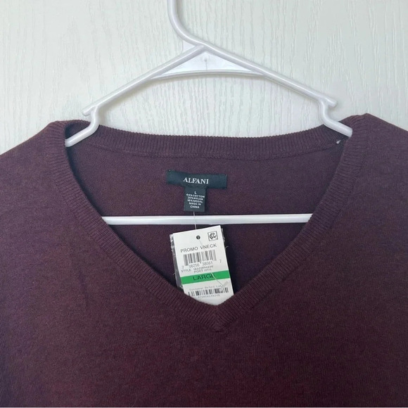 NWT Alfani Men’s VNeck Sweater Luxury Touch Lightweight HeatherMaroon Size L - Picture 4 of 10